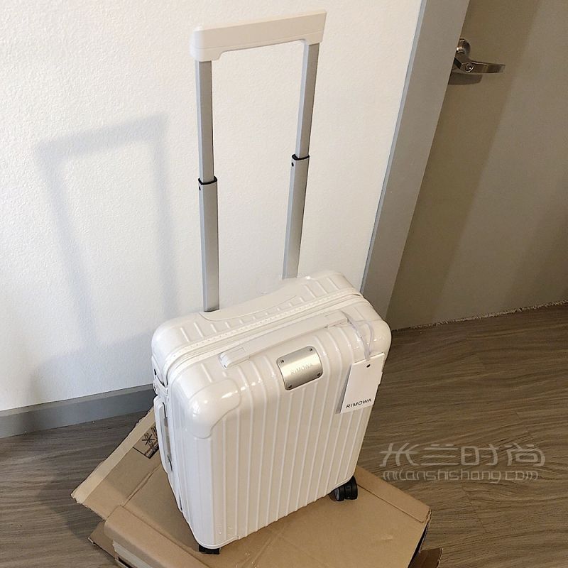 RIMOWA日默瓦Essential系列小白登機箱開箱記錄_6
