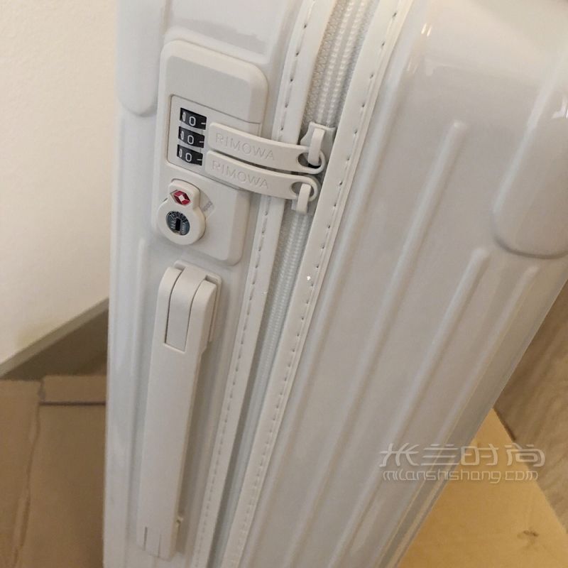RIMOWA日默瓦Essential系列小白登機箱開箱記錄_5