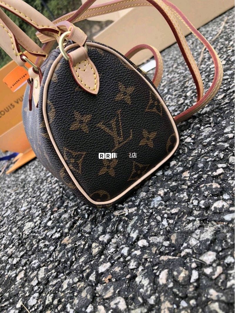 LV路易威登Nano Speedy 老花mini斜跨枕頭包女包_6