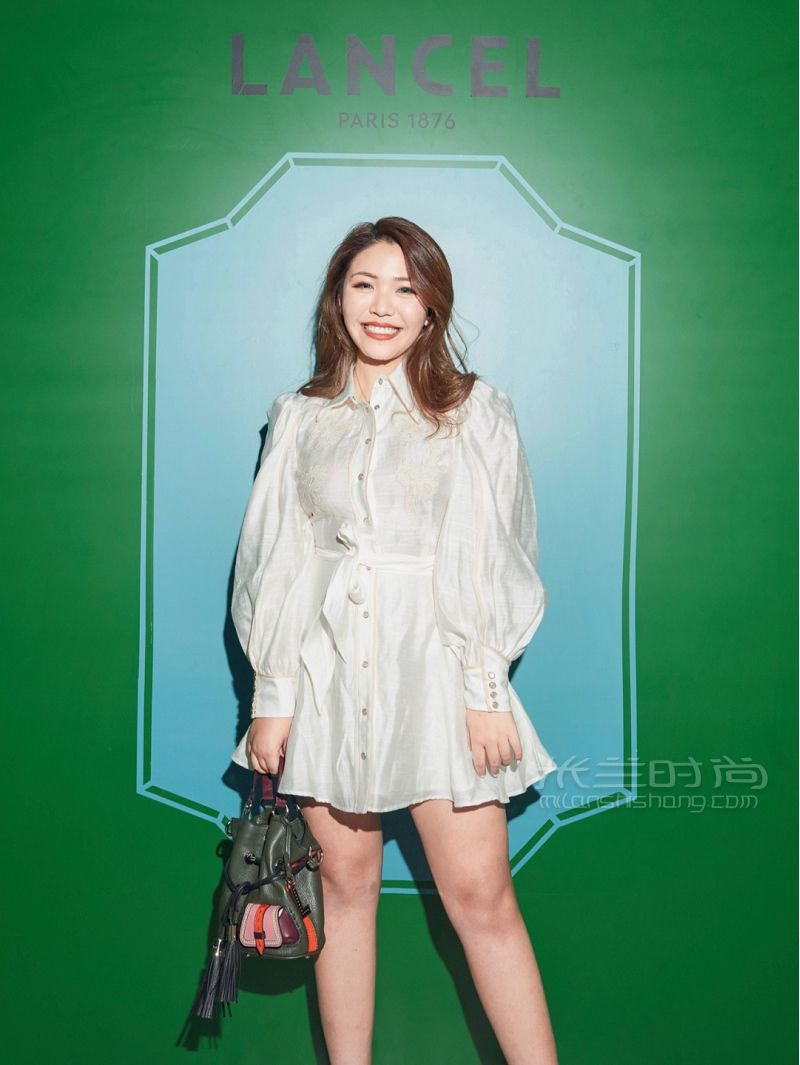 我膨脹了居然敢跟佟麗婭合影！蘭姿怎么樣_3
