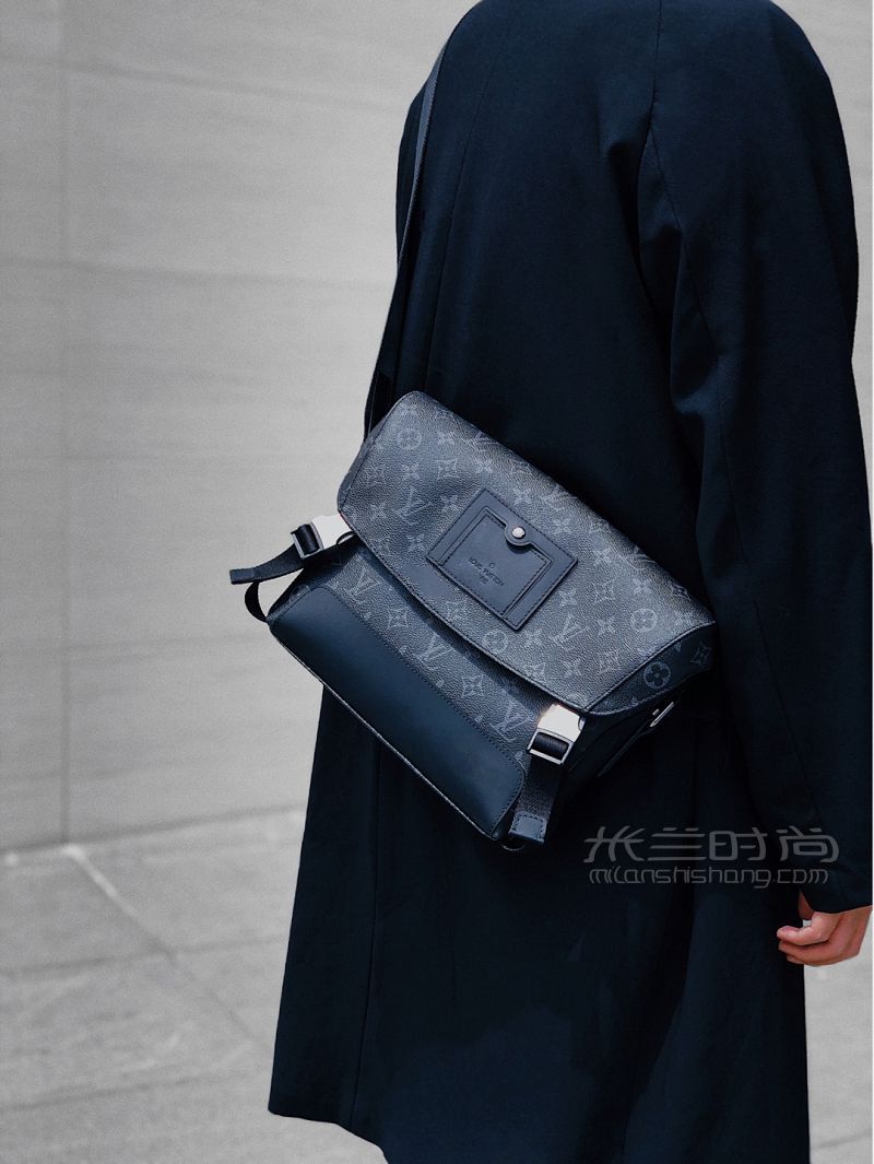 LV男包怎么選 LV郵差包VOYAGER多少錢？_1