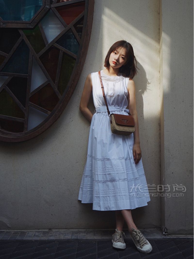 任敏又是清清爽爽的一天 每一個女孩必備的夏日單品白色連衣裙_3