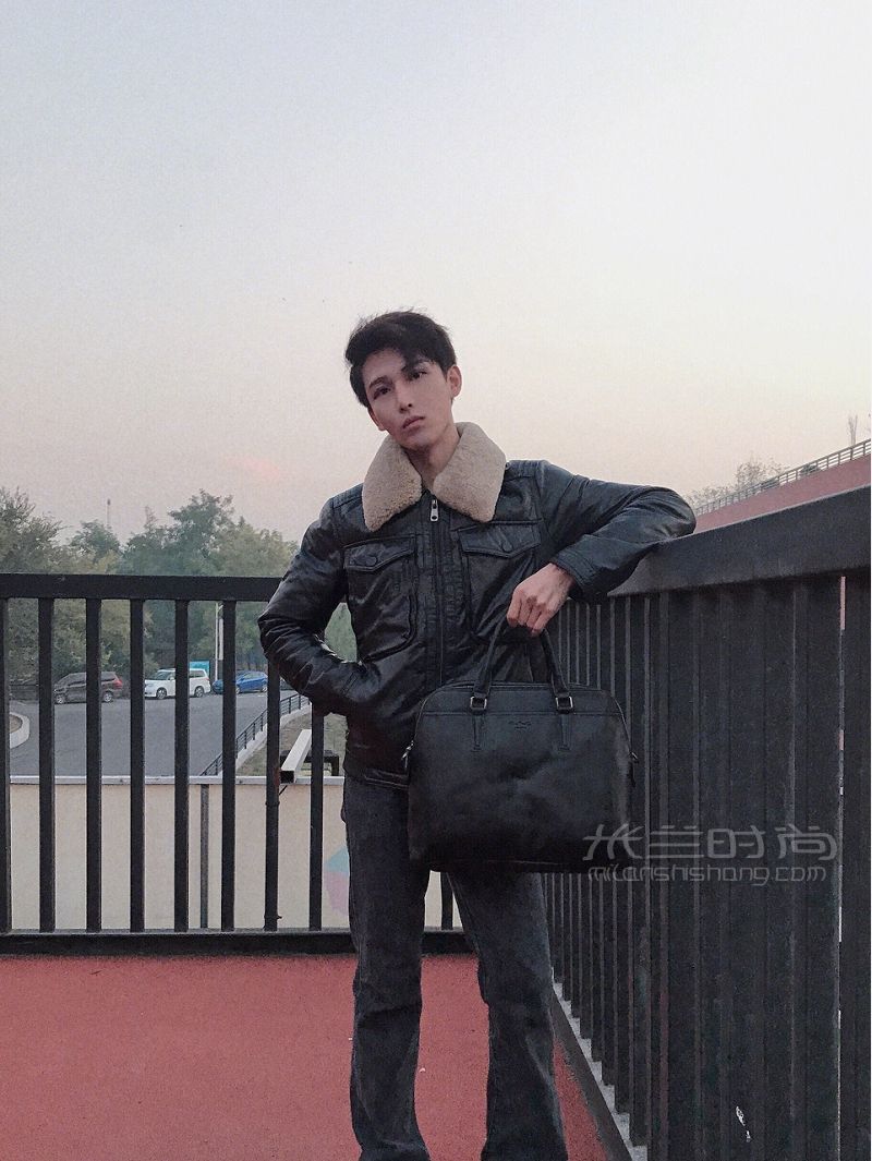 男士職場秋冬穿搭系列之男士真皮羽絨服皮爾卡丹男包優(yōu)衣庫毛衣_2