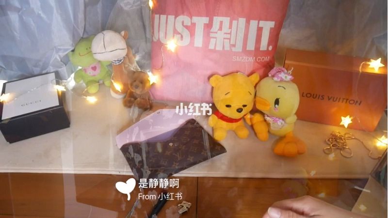 路易威登 Louis Vuitton lv手拿包改造方法 LV經(jīng)典長(zhǎng)款經(jīng)典老花圖案錢(qián)包_1