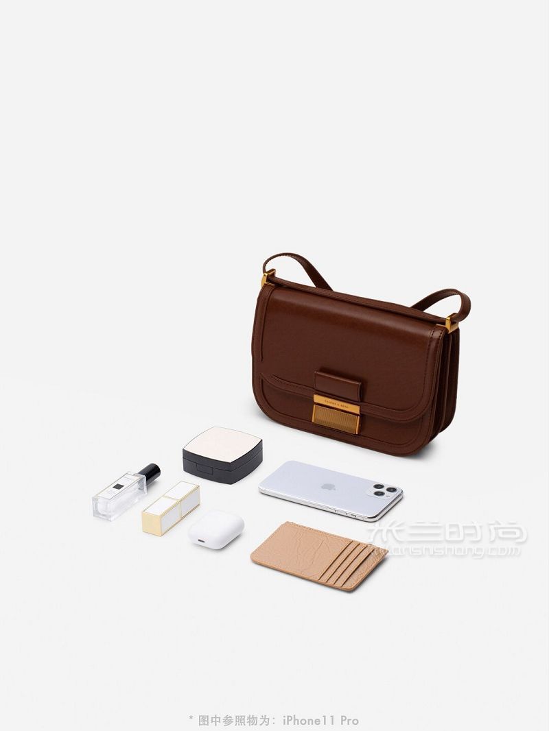 看官網(wǎng)圖后入小ck這只復(fù)古包 charleskeith怎么樣_3