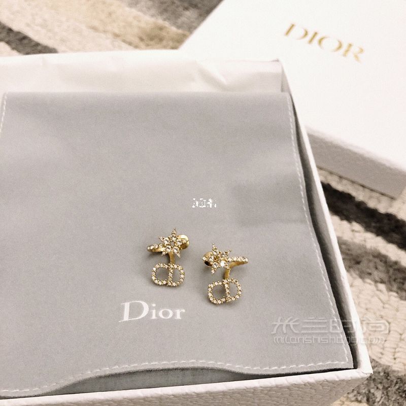 迪奧新款耳釘 Dior修飾臉型珍珠耳釘有哪些_7