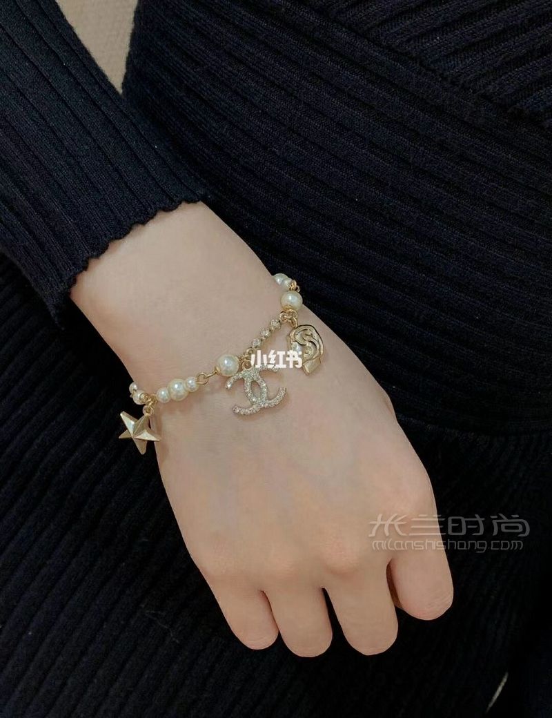 香奈兒耳環(huán)手鏈細(xì)致分享為它心動(dòng)的一天_2