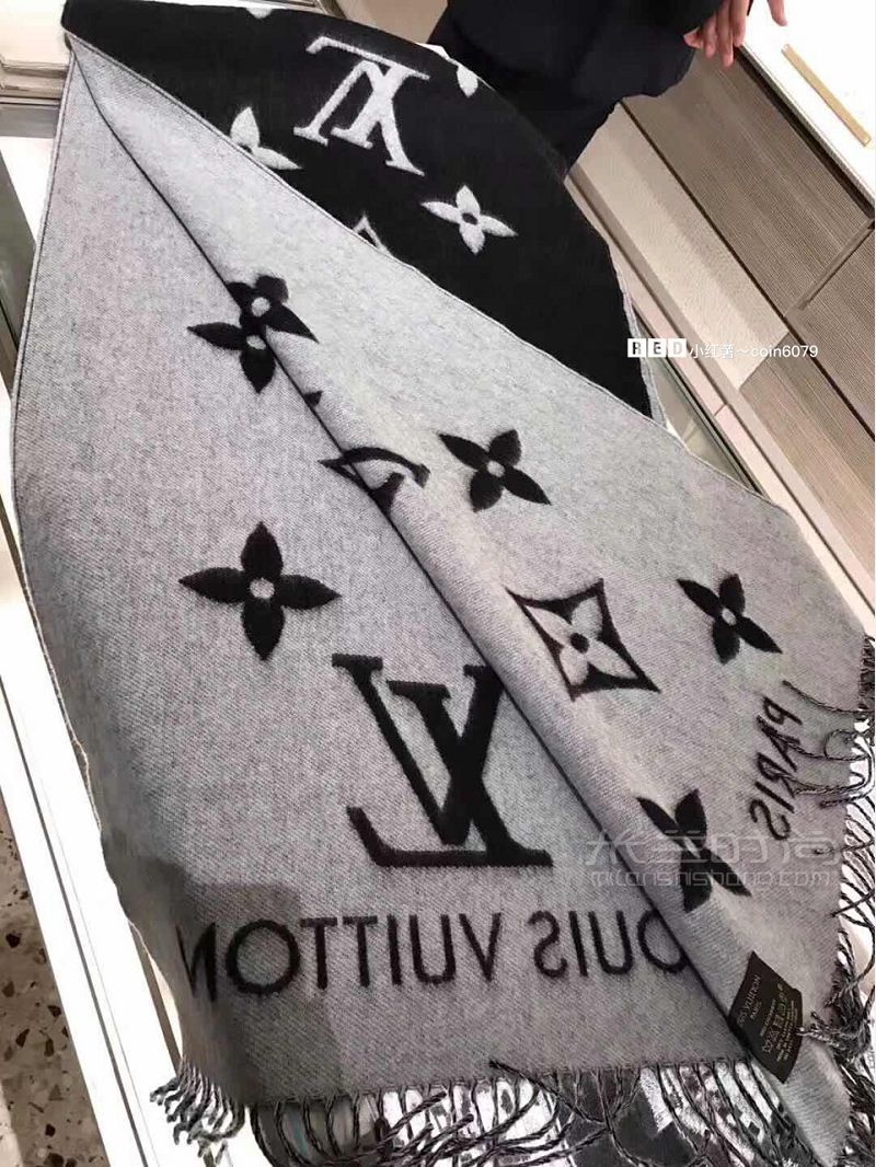 專柜巧遇LV黑白羊絨圍巾 純羊毛圍巾購(gòu)買攻略_2