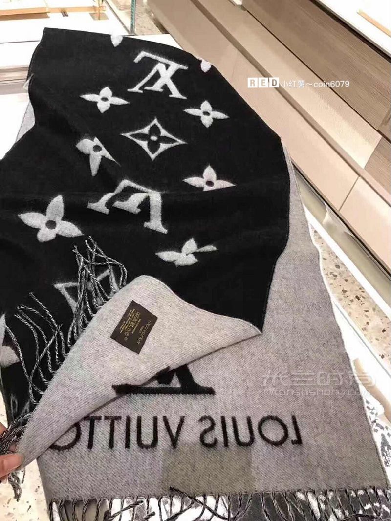 專柜巧遇LV黑白羊絨圍巾 純羊毛圍巾購(gòu)買攻略_1