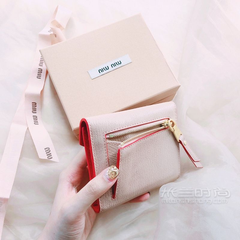 miumiu愛(ài)心短款錢包 ??！miu家真是永遠(yuǎn)不缺少女心_3
