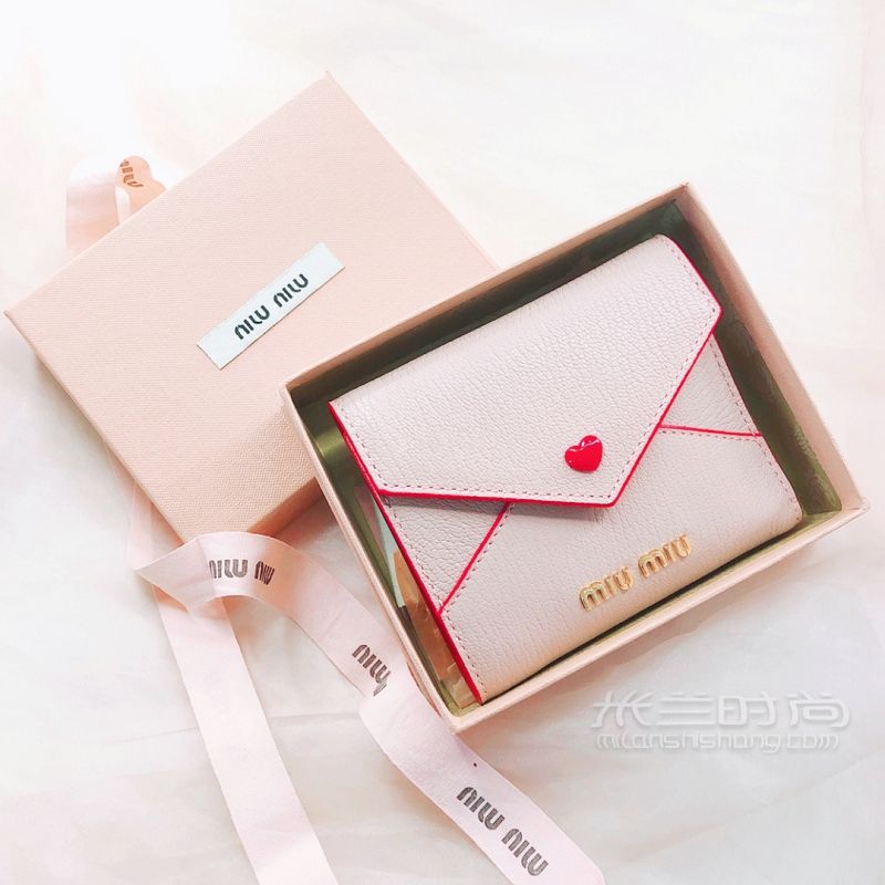 miumiu愛(ài)心短款錢包 ??！miu家真是永遠(yuǎn)不缺少女心_1