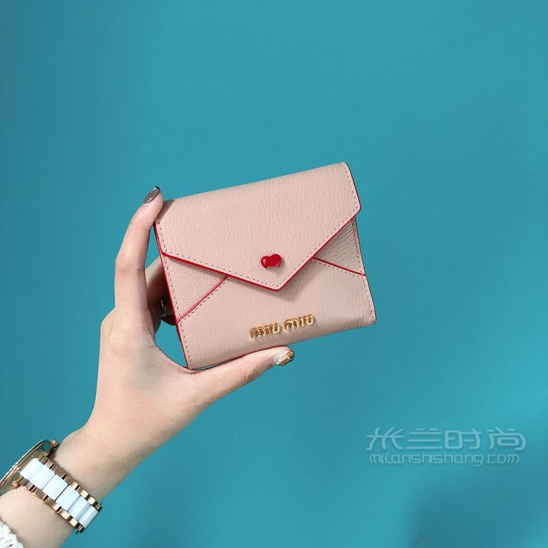 miumiu愛(ài)心短款錢包 ??！miu家真是永遠(yuǎn)不缺少女心_2