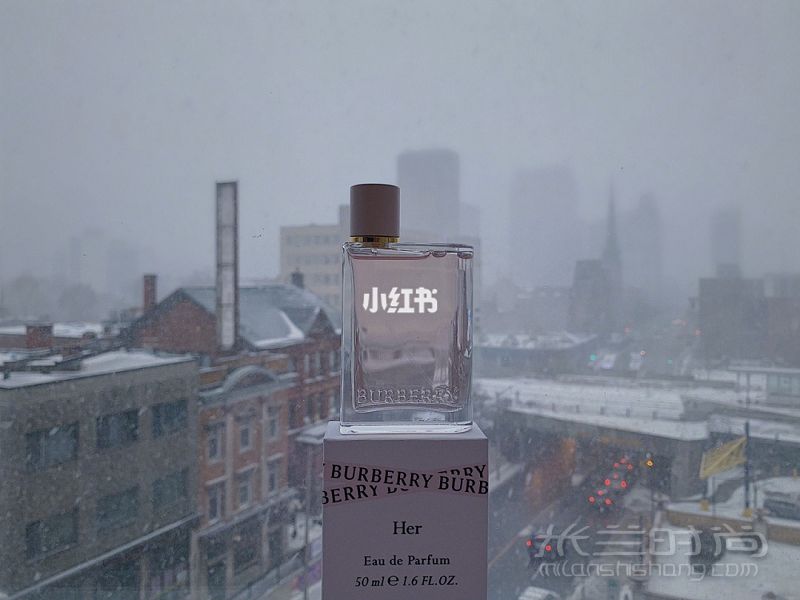 草莓牛奶味的無敵少女香??！ Burberry Her香水這么多年以來的最愛_3
