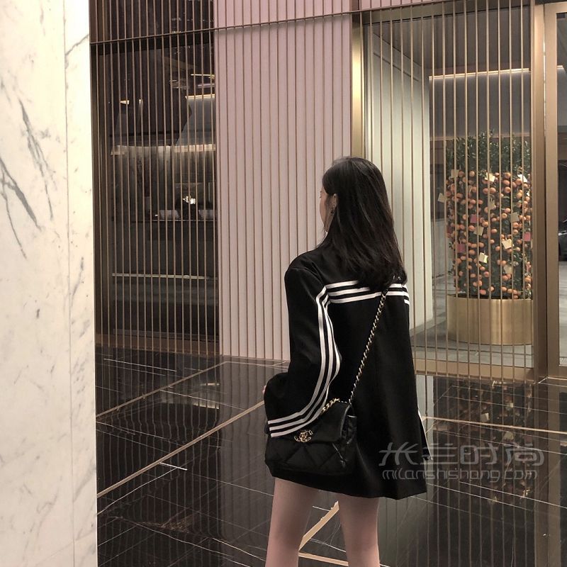 Chanel香奈兒19系列包太絕了吧?。?！_4