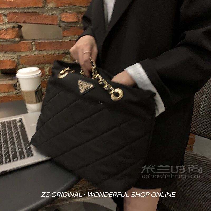 PRADA普拉達(dá) 降落傘包女包單肩手提包_3