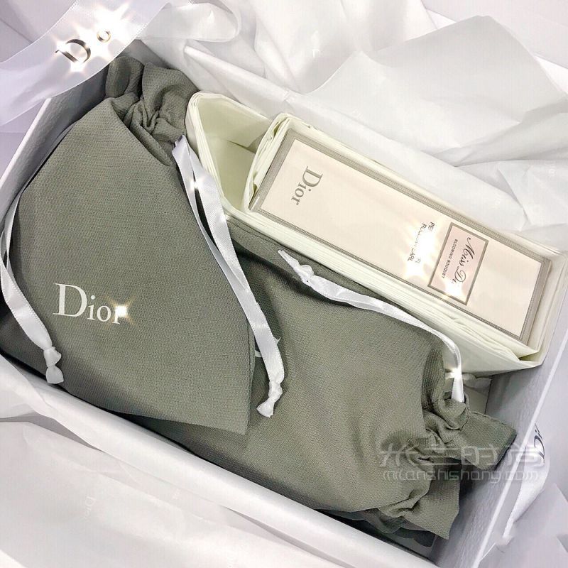 最平價(jià)買Dior禮盒 300元收到4件贈禮_3
