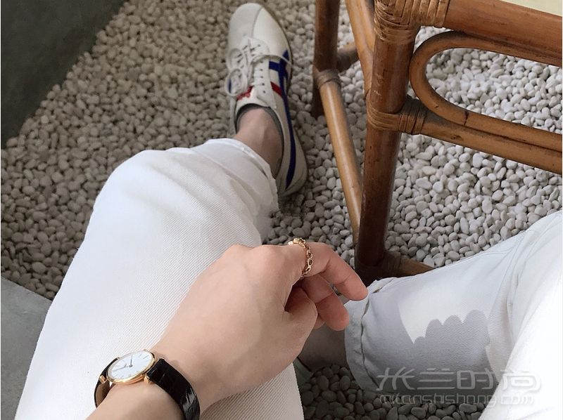 浪琴嘉嵐系列女表 特別的皮表帶_4