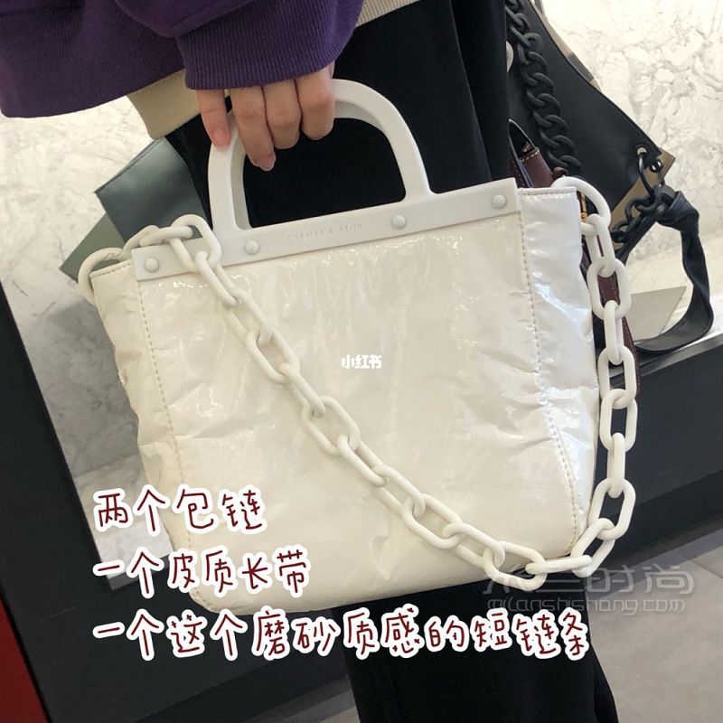 女大學(xué)生第一款小ck 線下最新款 限量發(fā)售_2