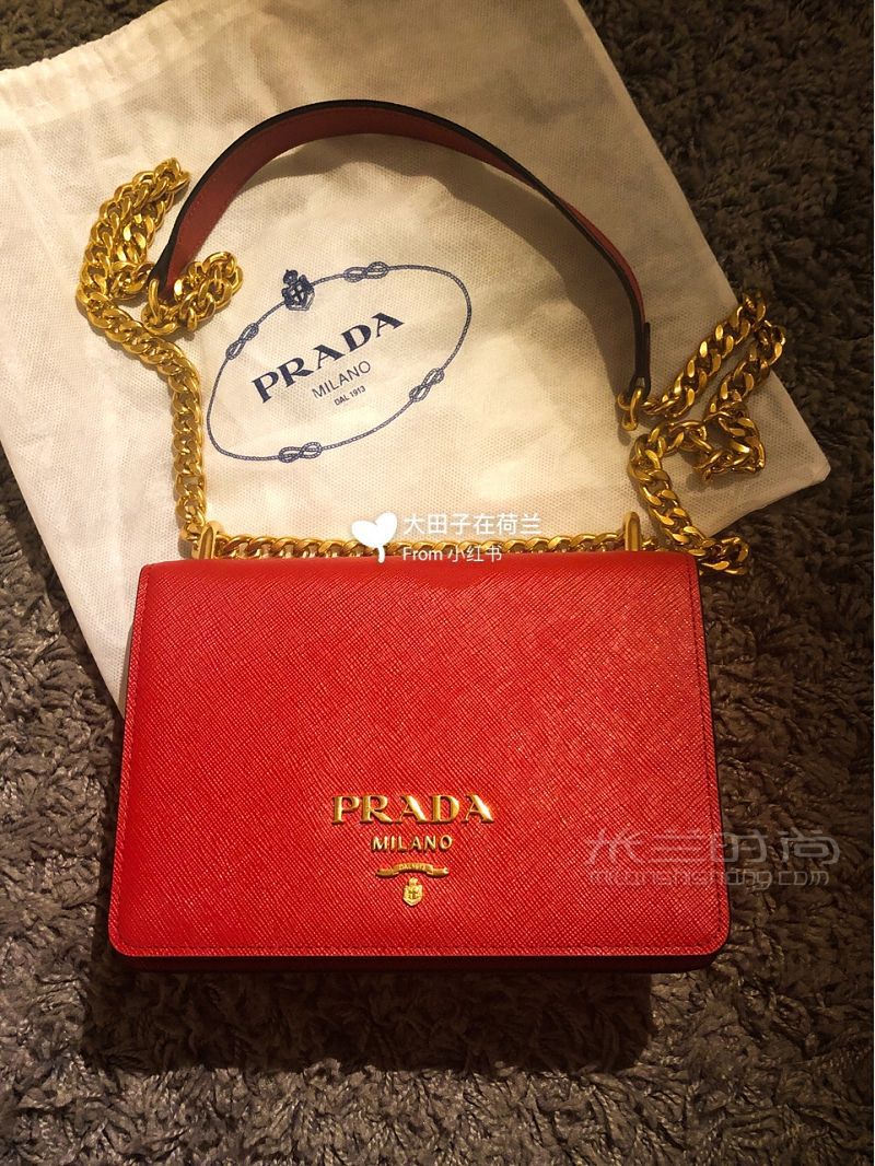 超高性價比的紅色大牌包包-Prada普拉達十字紋鏈條風琴包_1