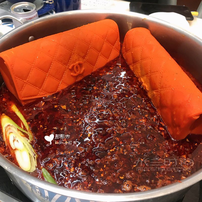 廣州首發(fā) CHANEL包包重慶火鍋 我把你的香奈兒包包吃掉了_1