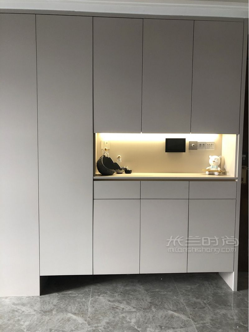 玄關(guān)柜格局?jǐn)[件 海蒂詩(shī)怎么樣_1