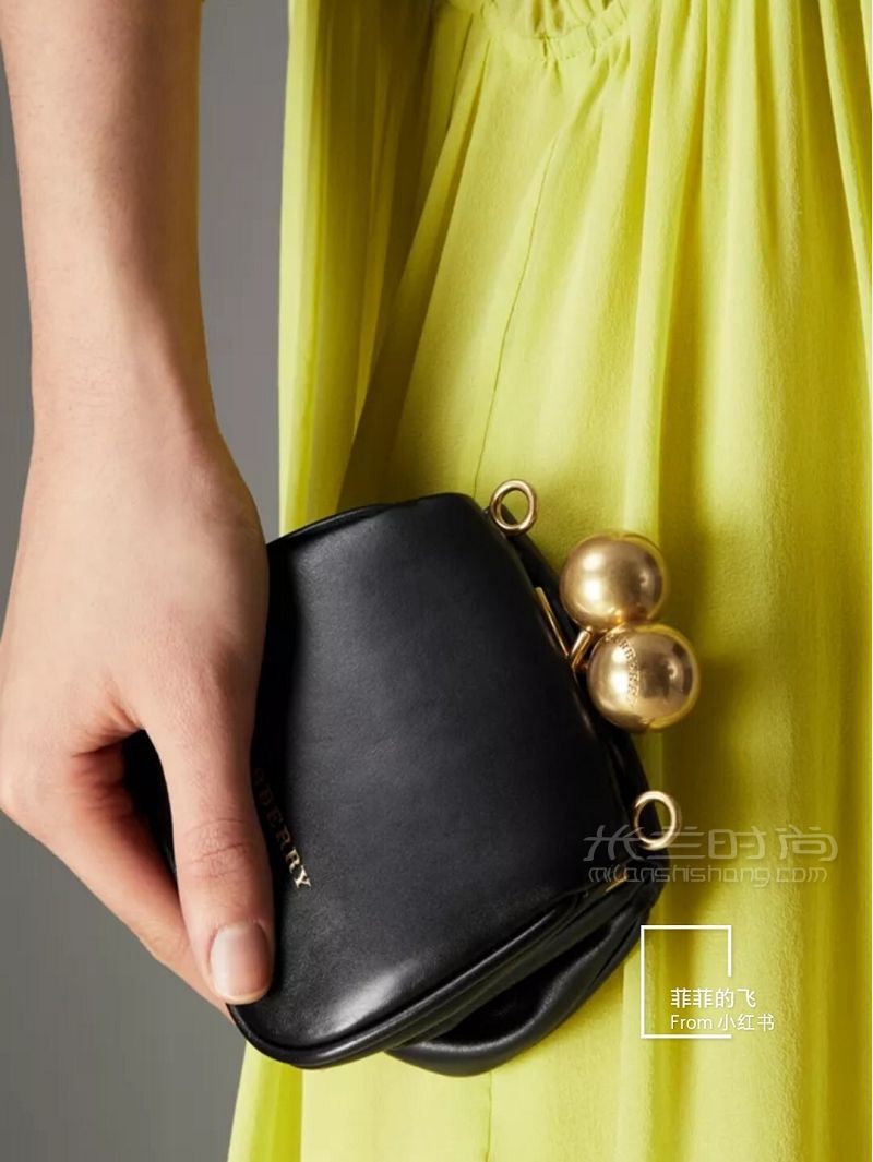 Burberry新出的一款迷你包 這個MINI SIZE太好看了扣子也很好看_7
