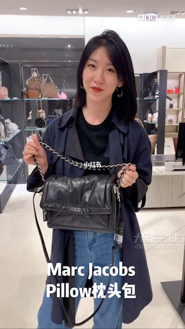 【包包推薦】Marc Jacobs Pillow枕頭包 枕頭Marc by Mar_1