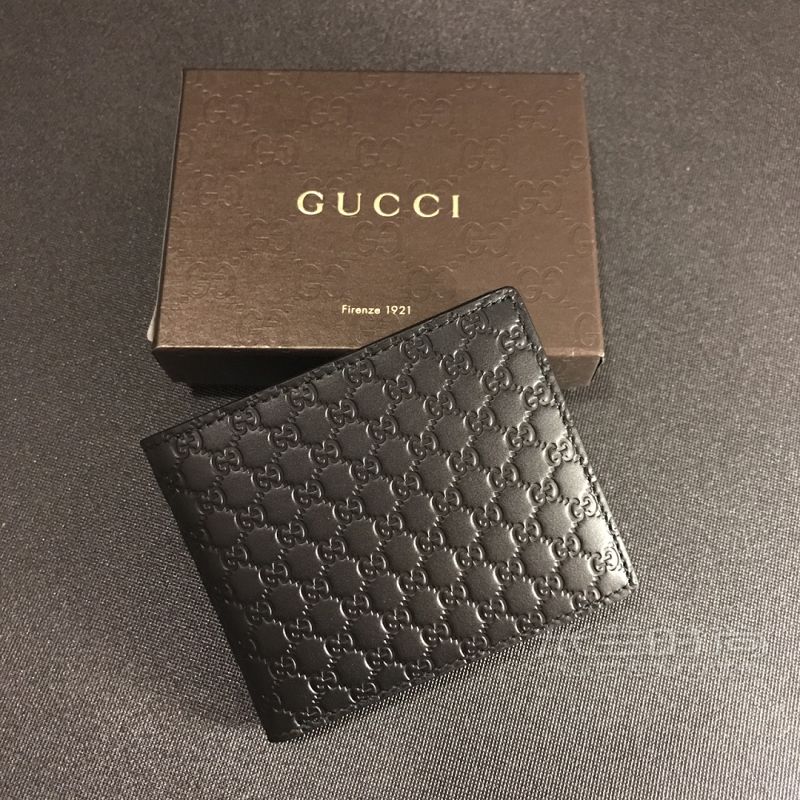 Gucci黑色牛皮材質(zhì)雙G暗紋短款男士對折錢包_4