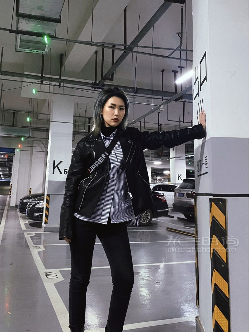 酷帥機(jī)車風(fēng) 優(yōu)衣庫J系列皮衣機(jī)車_1