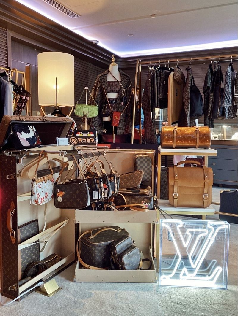 廣州K11新進(jìn)中古店LV包包3k就能拿下_3