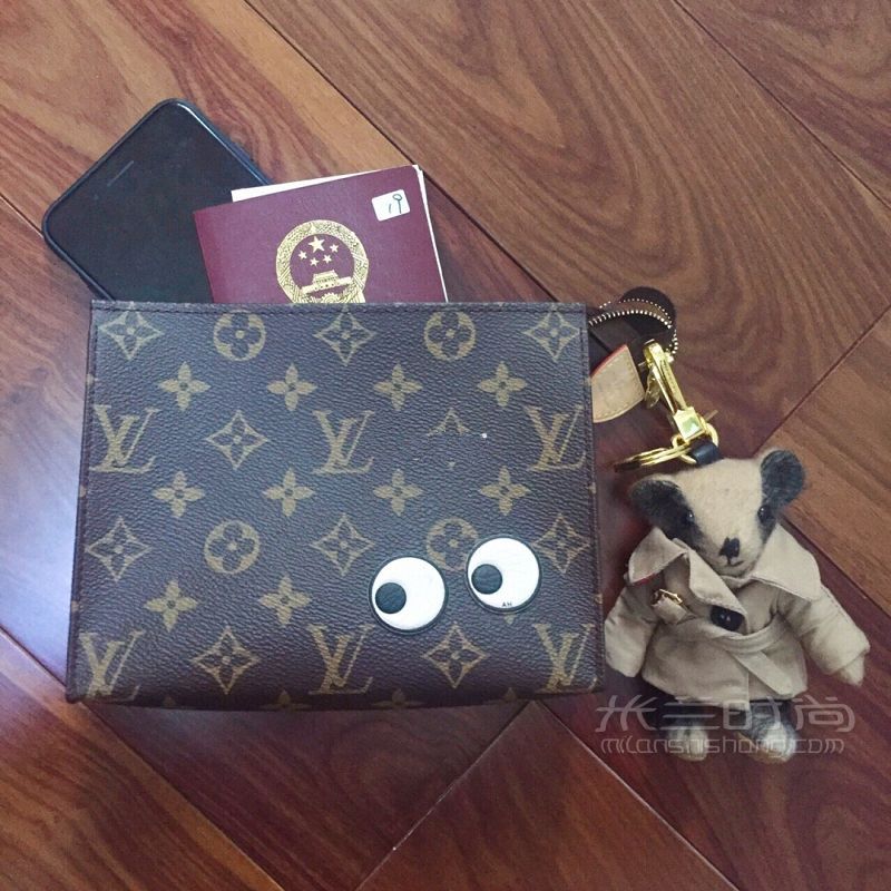 lv 洗漱包 2000塊實(shí)現(xiàn)一包三用_5