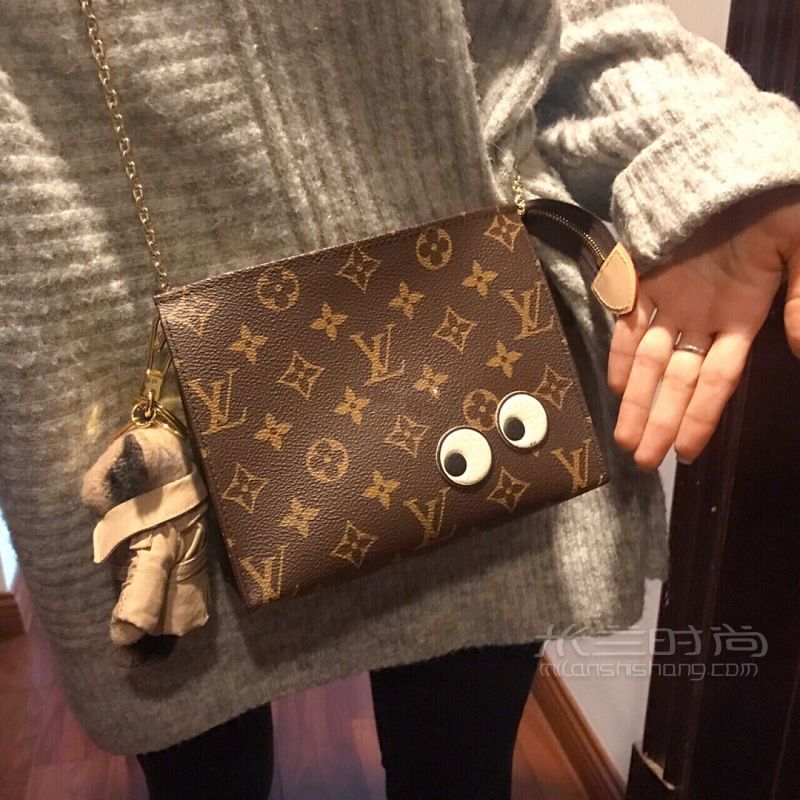 lv 洗漱包 2000塊實(shí)現(xiàn)一包三用_1