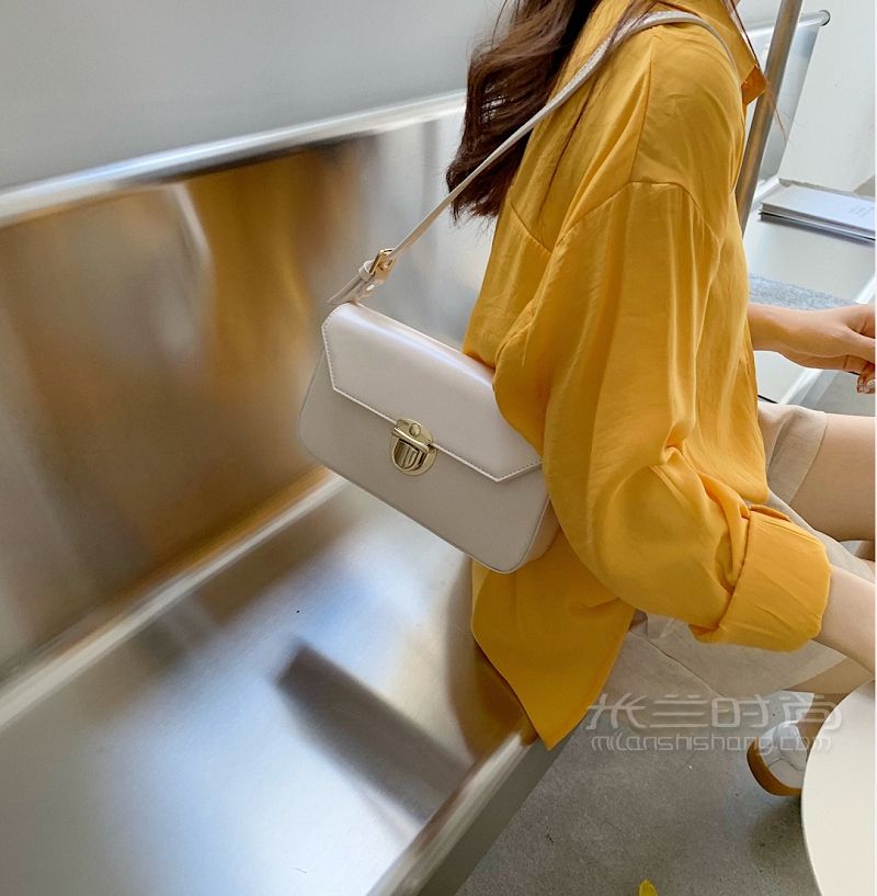 小眾平價包推薦 夏天離不開的奶白色包包_5