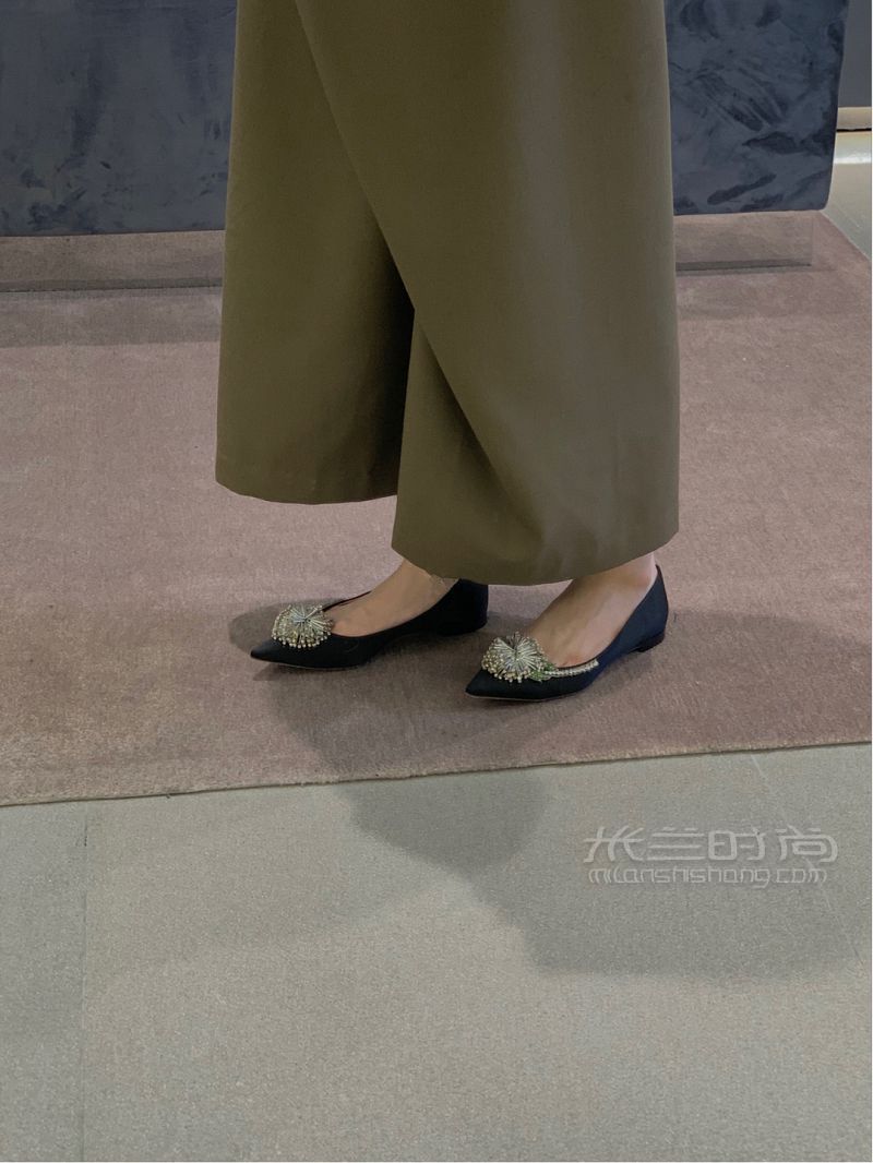BFC上海外灘金融中心奢侈品折扣店必去??！巴利怎么樣_5