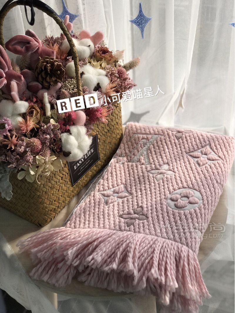 lv新色圍巾怎么買？路易威登圍巾去哪買？_4