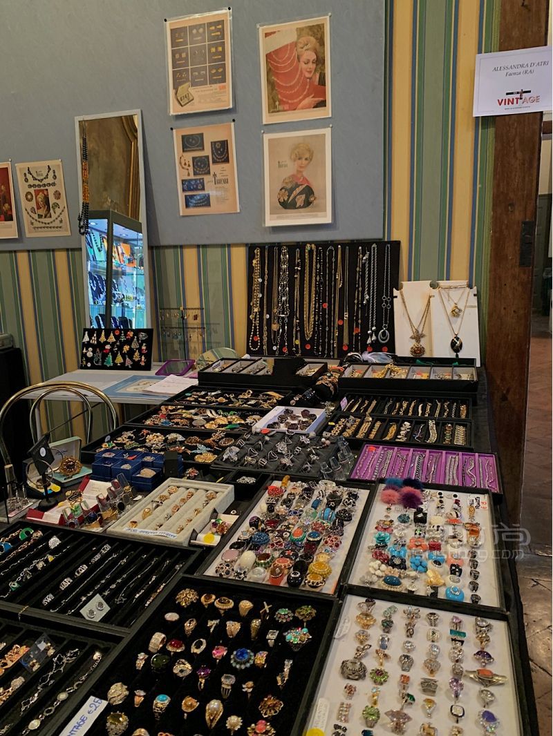 米蘭vintage中古集市 愛馬仕只要50塊！_4